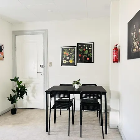 Aday - Beautiful And Spacious 4 Bedroom - Heart Of Apartment