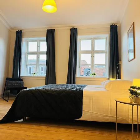 Apartment Aday - Beautiful And Spacious 4 Bedroom - Heart Of