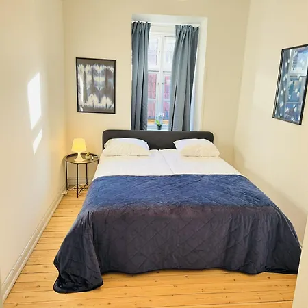 Apartment Aday - Beautiful And Spacious 4 Bedroom - Heart Of *