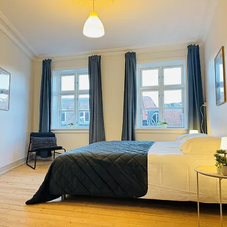 Apartment Aday - Beautiful And Spacious 4 Bedroom - Heart Of *