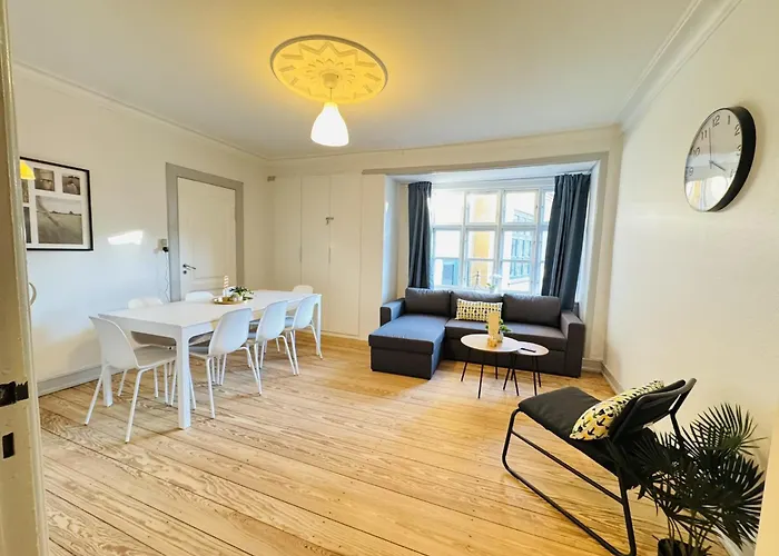 Lägenhet Aday - Beautiful And Spacious 4 Bedroom - Heart Of